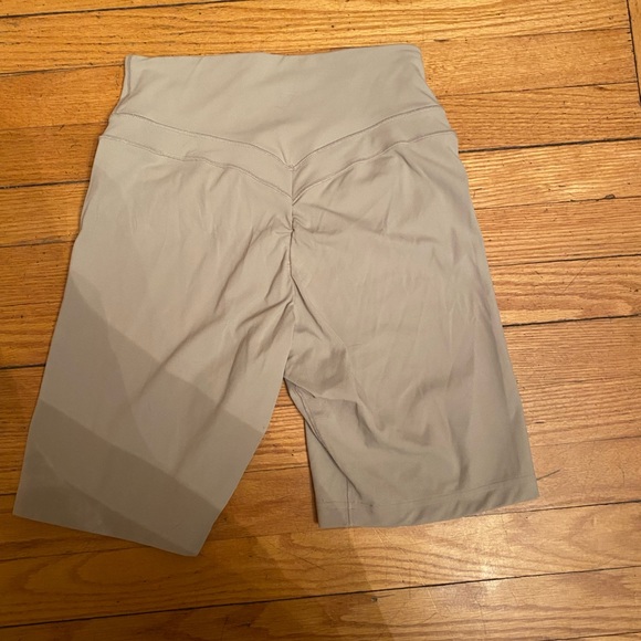 Gymshark x Whitney Simmons Biker Shorts Size M - Picture 4 of 6